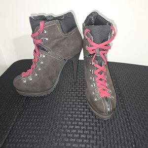 Brown Heeled Suede Boots with Red Laces